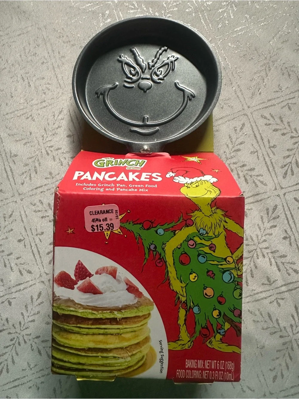 The Grinch Smiley Face Pancake Pan - Black